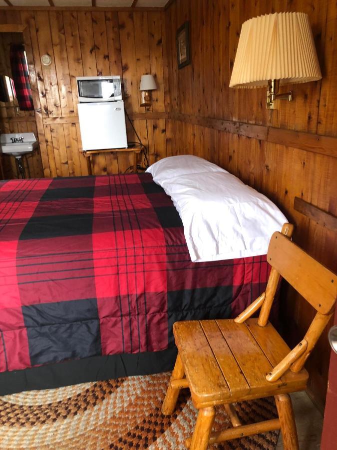 Firehouse Inn Сент-Ігнас Екстер'єр фото
